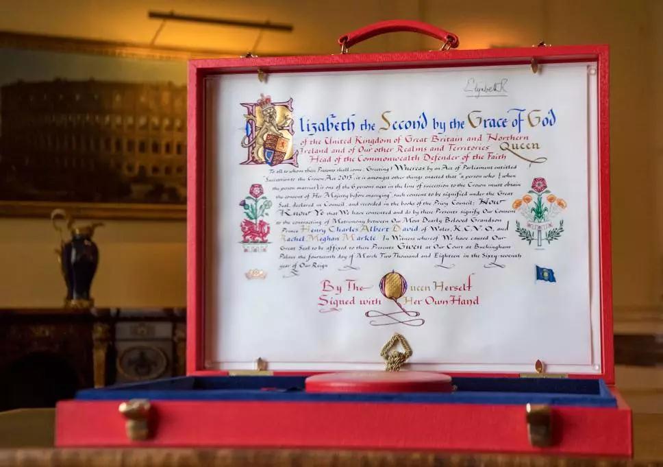 哈里王子本周六大婚，英國(guó)王室“結(jié)婚證”長(zhǎng)啥樣？