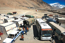 受邀媒體記者團將見證圣火登頂珠峰