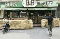 戰爭主題餐廳亮相貝魯特 “火藥味”十足