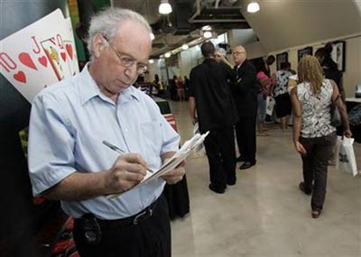 經(jīng)濟(jì)危機(jī)迫使美國(guó)老年人重返職場(chǎng)