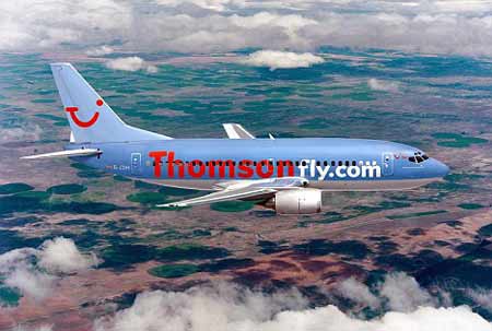 英“地溝油航班”首飛成功 遭環保人士抗議