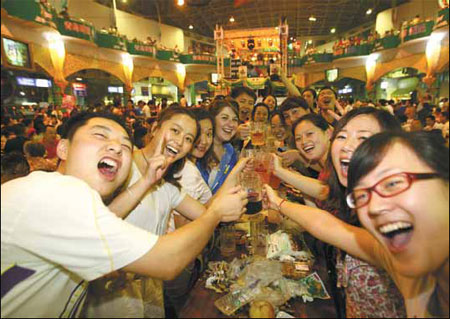 Beer in Qingdao fuels festival of food, fireworks and fun