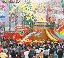 Beer in Qingdao fuels festival of food, fireworks and fun