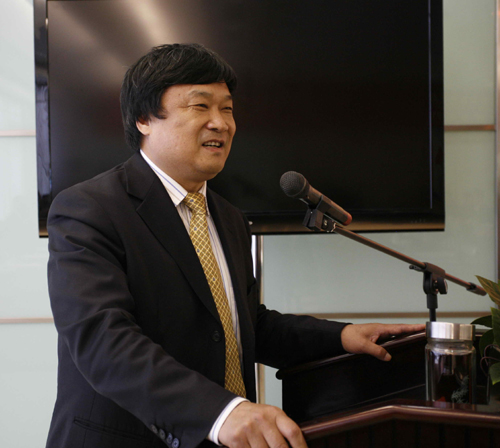 中國力諾集團(tuán)與美國IBM公司簽署太陽光伏技術(shù)合作協(xié)議