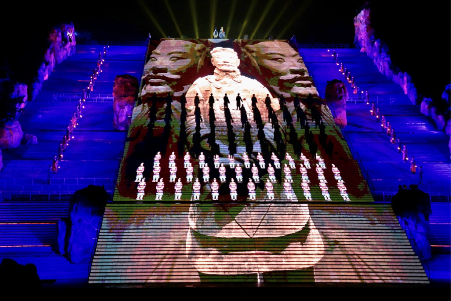 Magnificent live show reopens in Tai'an