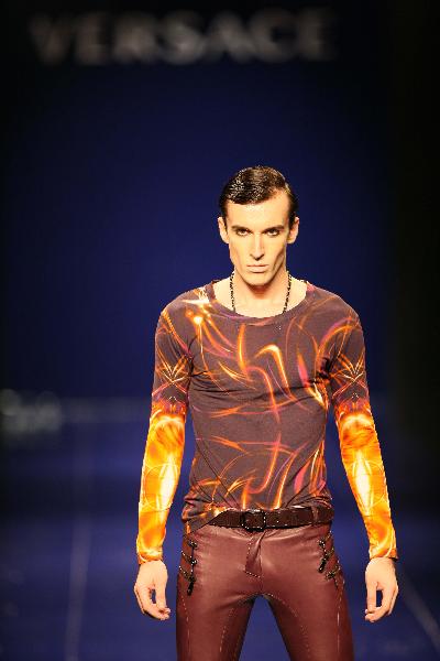 Versace's autumn/winter fashion show held in Dalian
