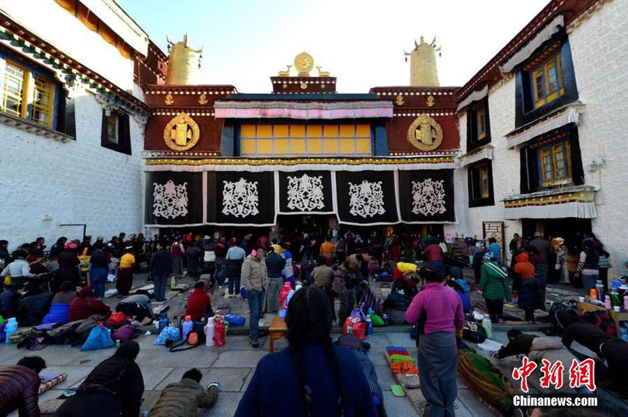 Worship season in Lhasa
