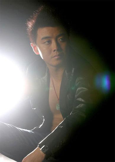 易建聯(lián)潮人裝觀戰(zhàn) 體壇潮男劉翔雷人