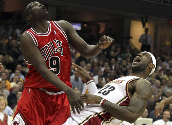 詹姆斯準三雙 騎士駕馭公牛4:1晉級