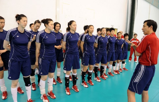 女排主帥王寶泉訓練場上過“五一”