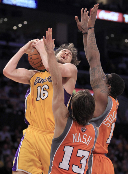 NBA：科比創(chuàng)季后賽新高 湖人再擒太陽