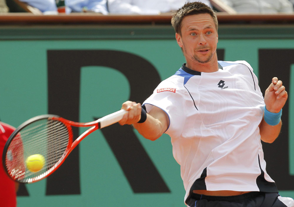 法網(wǎng)：納達(dá)爾直落三盤(pán)輕取索德林 五捧火槍手杯