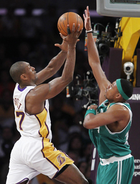 NBA：雷•阿倫三分破紀(jì)錄 綠衫軍苦勝湖人扳平總分