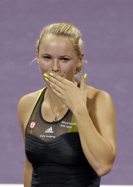 WTA總決賽：沃茲尼亞奇強(qiáng)勢(shì)逆轉(zhuǎn) 鎖定年終第一