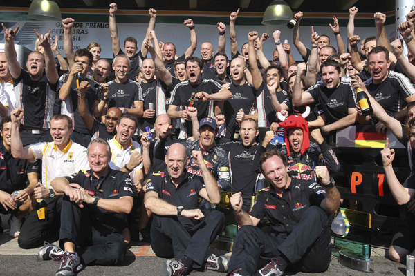 F1巴西站：紅牛車隊提前奪冠 阿隆索逼近三冠王