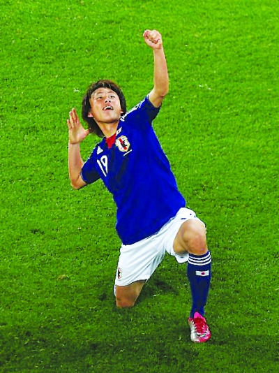 李忠成將日本推向王位 遭韓國球迷辱罵