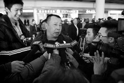 北京青年報(bào)：周琦一夜成名后的爭(zhēng)論