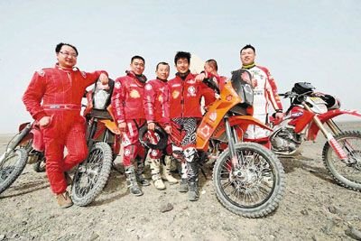 任賢齊備戰環塔拉力賽 頭撞儀表盤受傷嘆不易