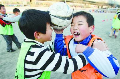 中小學校園極缺專業足球教師