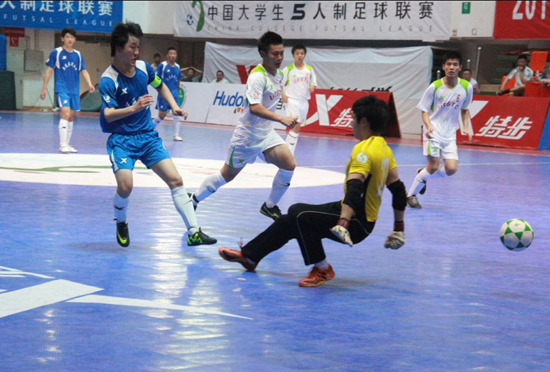 特步大五聯賽北大區賽四強誕生 五人足球風行校園