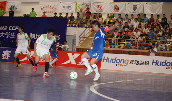 特步大五聯賽總決賽：首場湖大8:4勝廣體 晏飛演帽子戲法