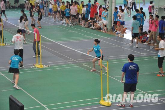 全民健身從社區(qū)做起 “分七份”杯羽毛球賽落幕
