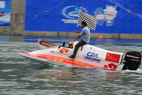 賽事捷報頻傳 中國摩托艇聯(lián)賽彭水大獎賽精彩不斷