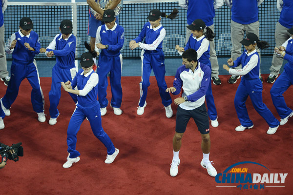 德約科維奇登頂中網大跳“騎馬舞”