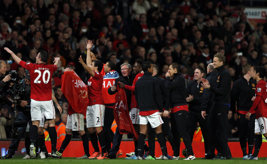 英超：范佩西驚艷帽子戲法 曼聯提前4輪奪冠