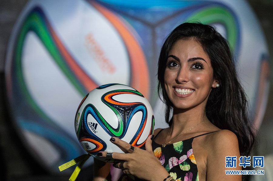 巴西世界杯用球“Brazuca”公布 炫彩桑巴風