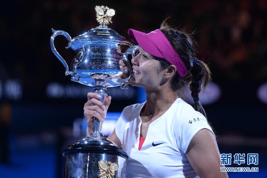 澳網：李娜2:0力克齊布娃 職業(yè)生涯再奪大滿貫