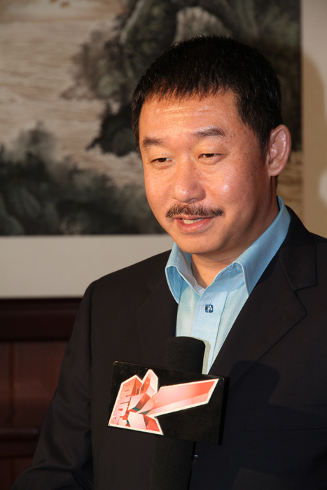 西寧•FIRST青年電影展啟動 李楊導演獲現場大學生喝彩