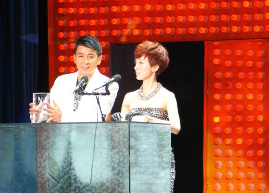 金巧巧、保劍鋒 秀青海方言