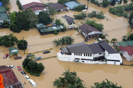 Typhoon wrecks havoc to Metro Manila