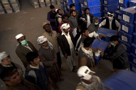 Taliban call for Afghans to boycott runoff poll