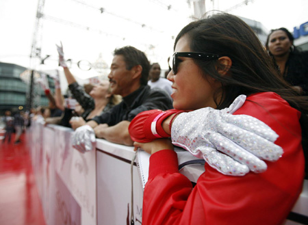 Film on Michael Jackson premieres around the world