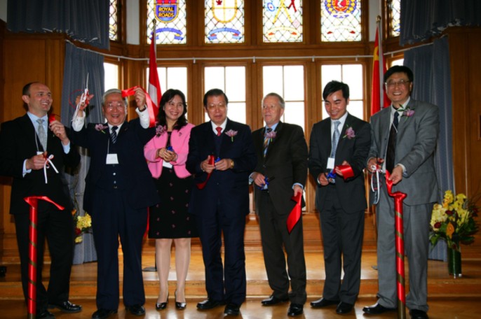 《百名攝影記者聚焦中國》加拿大揭幕