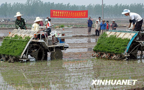 邁向農(nóng)業(yè)機械化