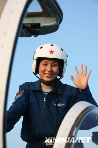 首批戰斗機女飛行員將亮相國慶閱兵