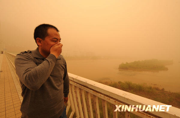 我國多個地區遭遇大風沙塵天氣[組圖]
