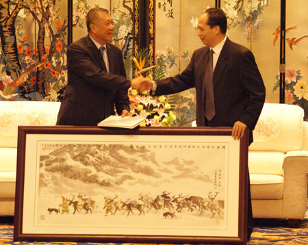 何厚鏵率團訪問黑龍江 龍澳攜手共商大計