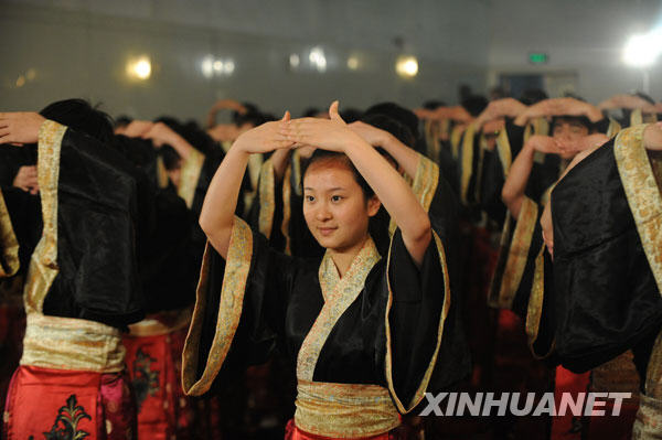 安徽合肥學子舉行漢服成人禮[組圖]