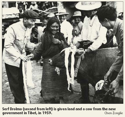 一本畫冊(cè)——一個(gè)國家60年的光榮記憶