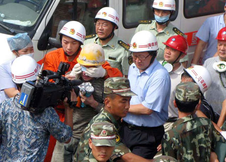 三亞隧道塌方被困8人全部獲救