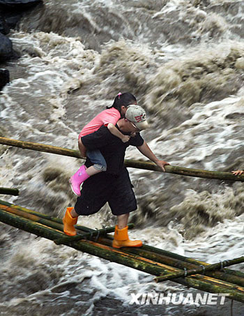 南臺灣重災區(qū)六龜鄉(xiāng)見聞[組圖]