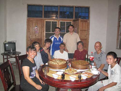 [記者手記]兄弟珍貴,老俵珍重-——我們在老區的家