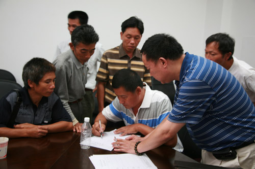 把矛盾化解在訴訟中——云南紅河中院調解千畝土地承包糾紛案紀實