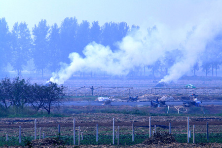 農(nóng)民燒秸稈污染何時了？