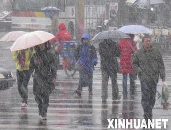 北京飛雪連三場氣溫一路低 交通受影響菜價上漲