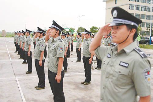 合肥百名高學(xué)歷城管上崗 本科以下全部淘汰